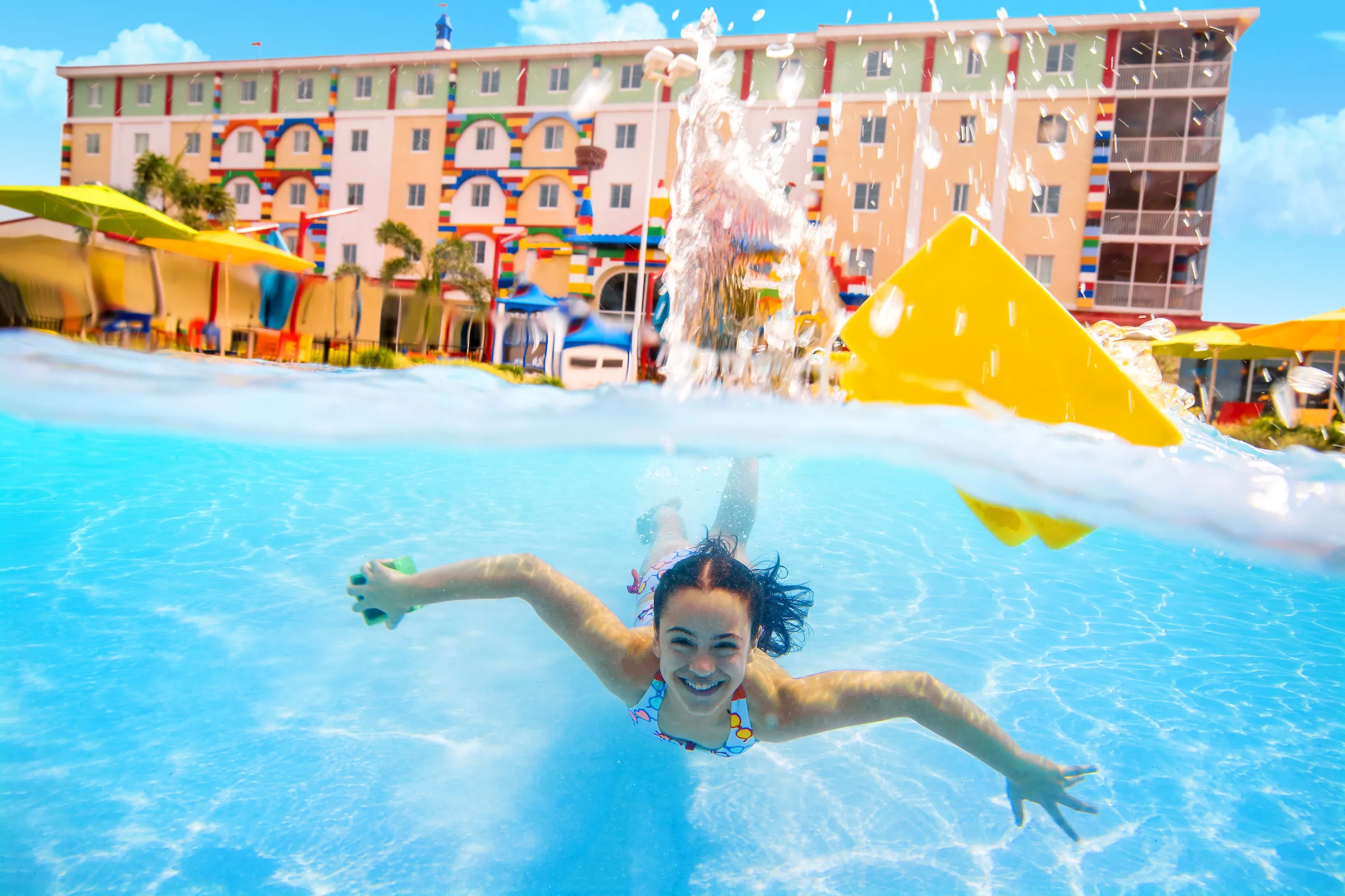 2017.10.04 LEGOLANDFLORIDA Hotel Pool 778 Ret